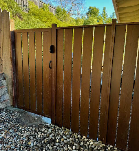 photo of firesafe aluminum fence made by Duce Co.